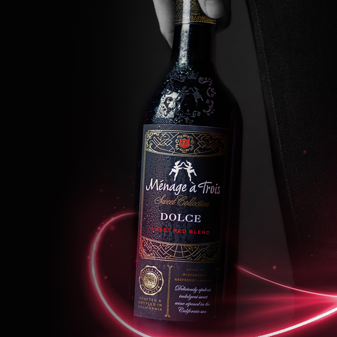 Bottle of Ménage à Dolce Sweet Red Blend red wine
